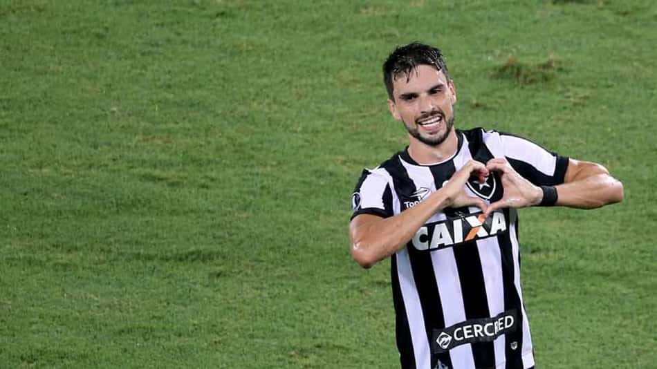 Novamente decisivo, Pimpão dedica o seu gol para o técnico Jair Ventura