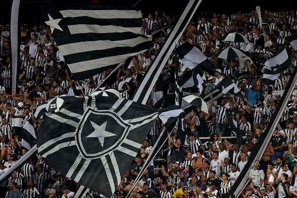 Estádio Nilton Santos resistiu a apagão no entorno durante a partida