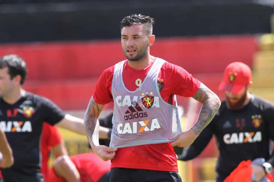 Mena tem habilitação suspensa por dois anos após dirigir embriagado