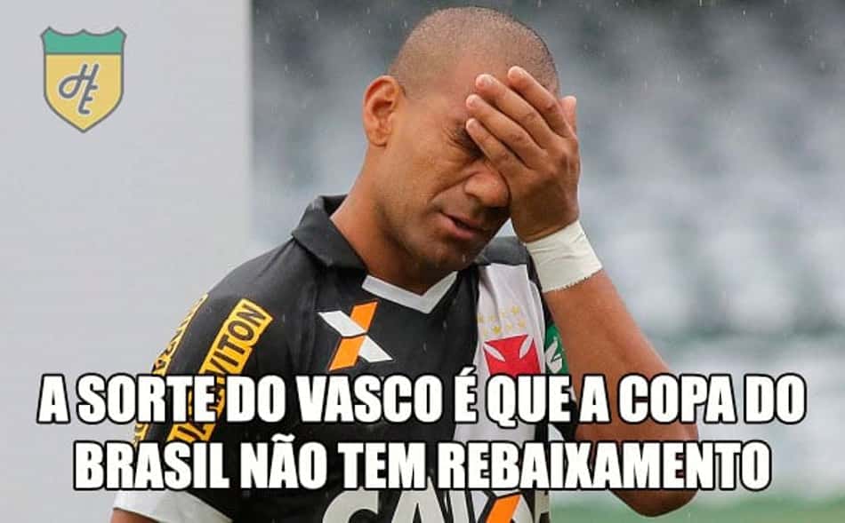 Rivais não perdoam eliminação do Vasco e enchem a web com memes