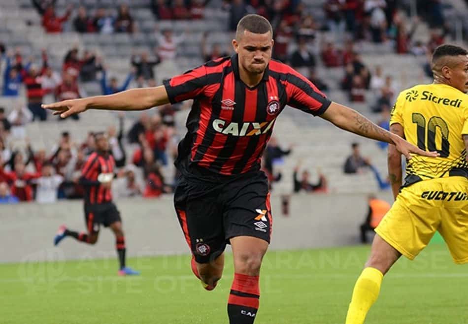 Furacão não teve dificuldades diante do Cascavel, na Arena da Baixada