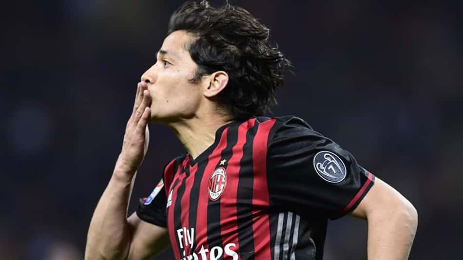 Milan vence Genoa em casa e encosta na Inter no Campeonato Italiano