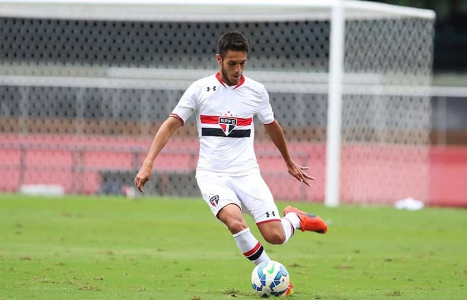 Vasco acerta contratação do zagueiro Lucas Kal, do São Paulo