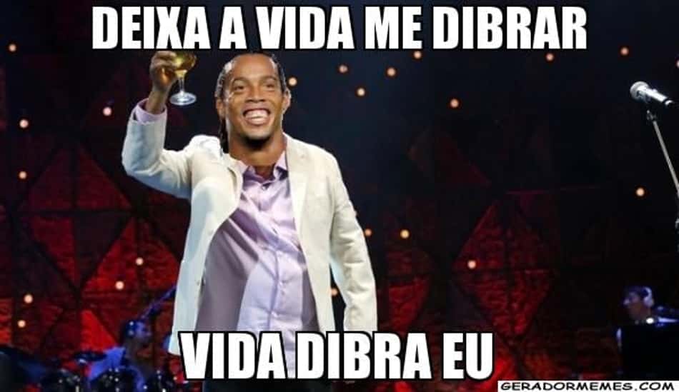 Os melhores memes com o 'dibrar' de Ronaldinho Gaúcho