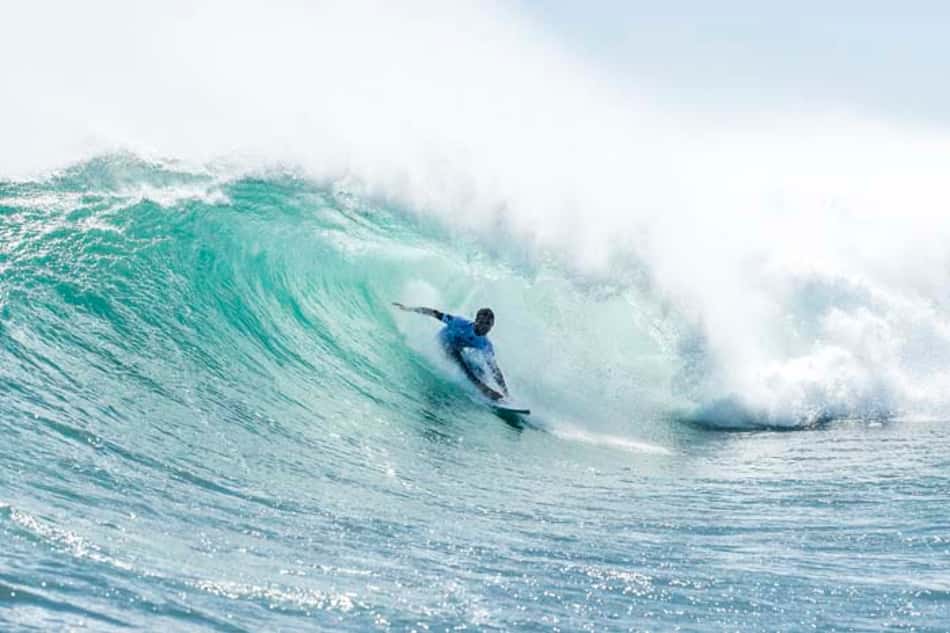 Três surfistas brasileiros avançam para o Round três em Margaret River