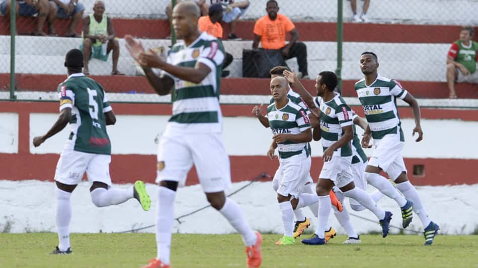 Julio Cesar comemora gols em cima do Flu e traça planos para a sequência da temporada