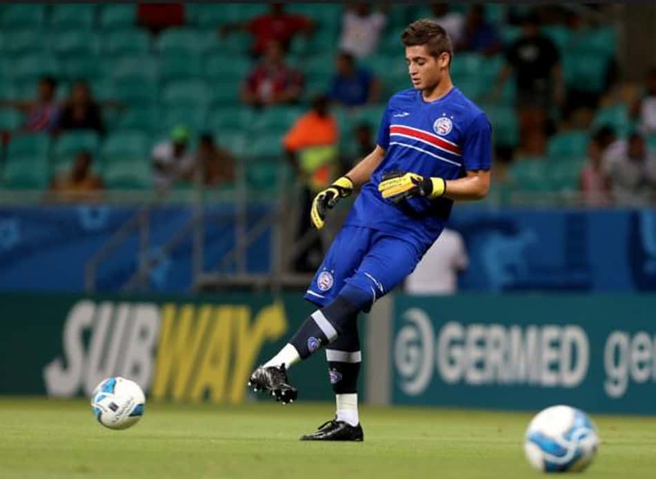 Goleiro do Bahia prevê jogo aberto contra Atlético-GO