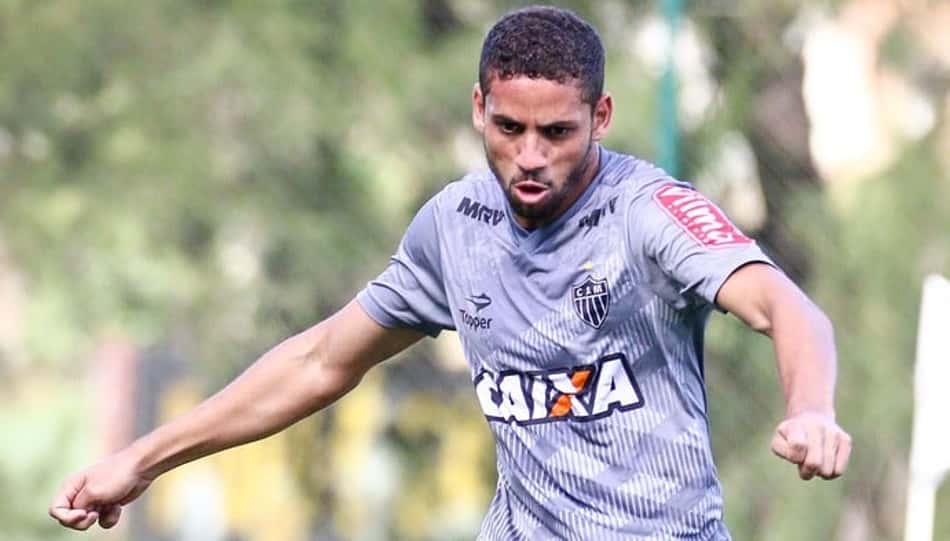 Comparado a Marquinhos por Tite, Gabriel chega com missão ingrata