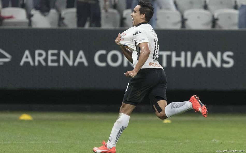 Jadson será examinado antes de novo duelo, mas diz: 'Não sou de ficar fora'
