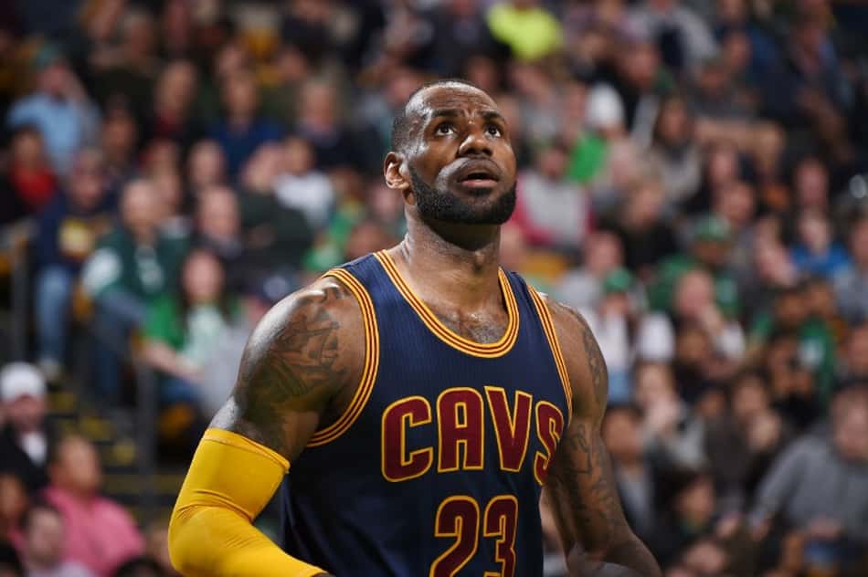 Com cesta de LeBron no último segundo da prorrogação, Cavs derruba Twolves