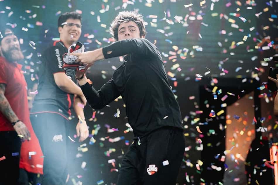 Astro do LoL, Felipe 'Yoda' anuncia aposentadoria