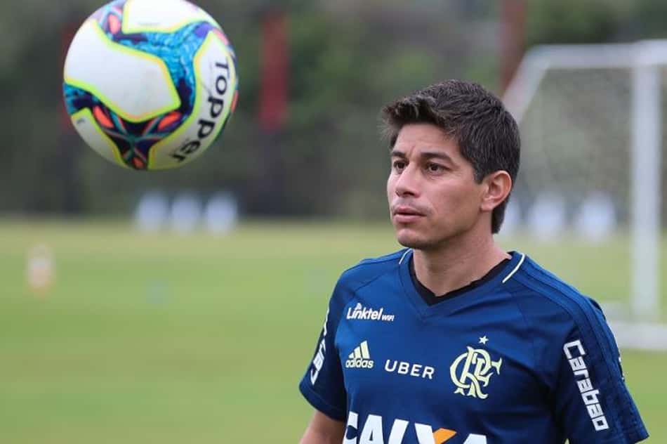 Rômulo está fora, e Everton é dúvida; Conca treina no campo com elenco