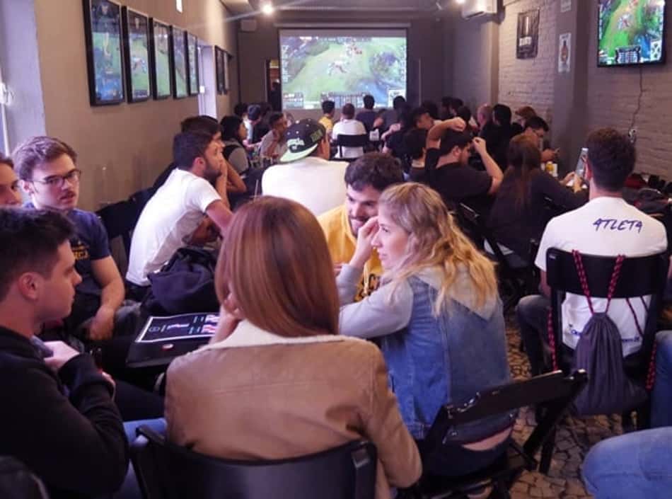Riot Games lança portal universitário UNILoL para estudantes de todo país