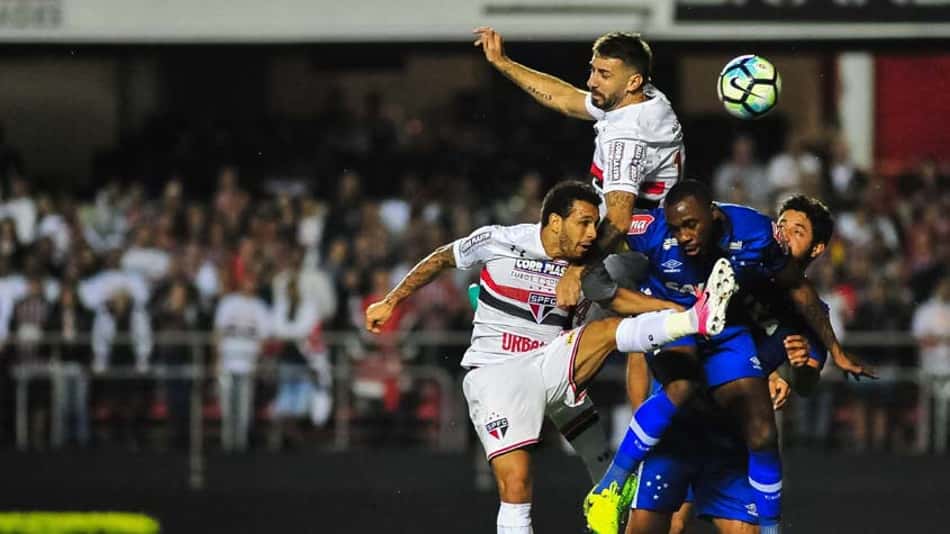 'Não fomos agressivos': Pratto avalia derrota após gol contra pelo Tricolor