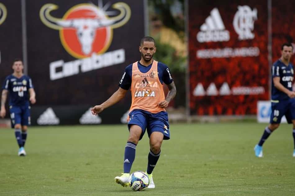 Na mira do Internacional, Rômulo encerra parceria com Carlos Leite