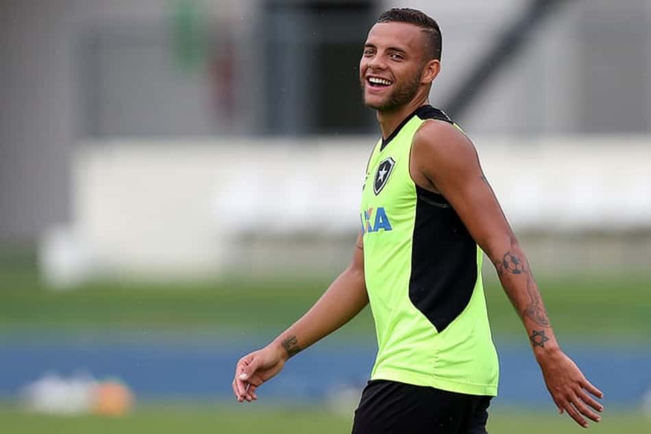 Guilherme projeta estreia domingo e reencontro com o Grêmio: 'Especial'