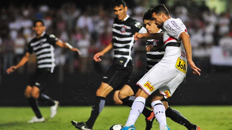 Último confronto - 16/4/2017 - São Paulo 0 x 2 Corinthians, jogo de ida da semifinal do Paulistão 