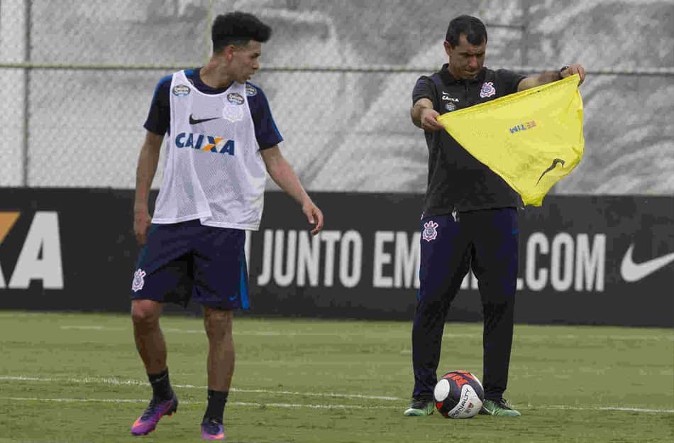 Mesmo em boa fase, Carille mantém 'fardo' no Corinthians: recuperar trio