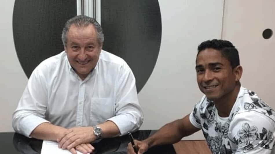 Jorge Henrique assina com Figueirense
