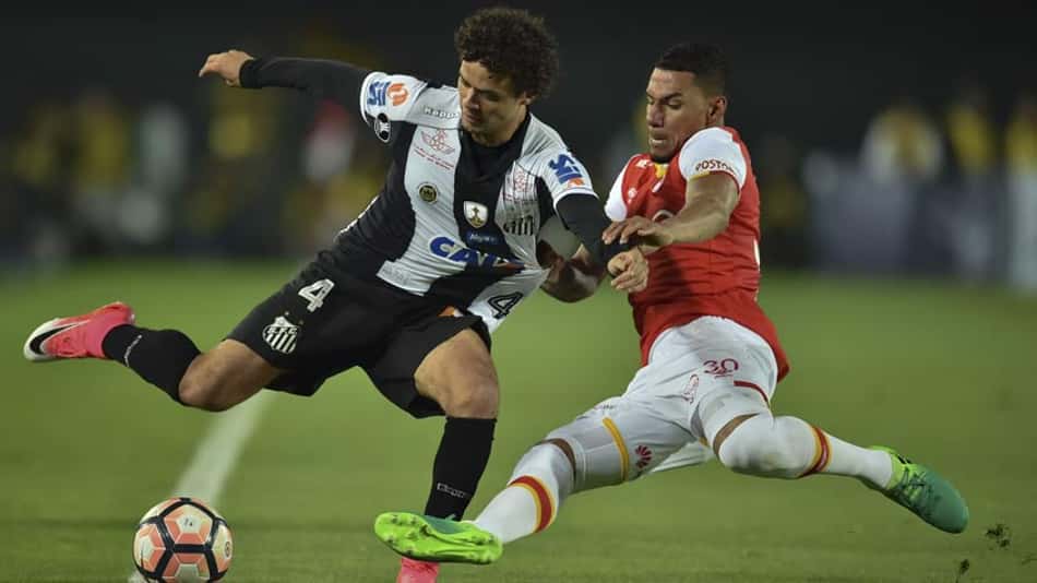 Santos 'guarda a bola', empata com o Santa Fe na Colômbia e segue líder