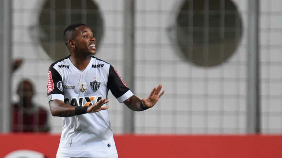 Robinho supera Zico e iguala marca de Pelé na Libertadores