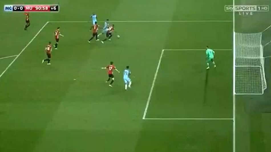 Em volta ao City após lesão, Gabriel Jesus tem gol anulado. Veja!