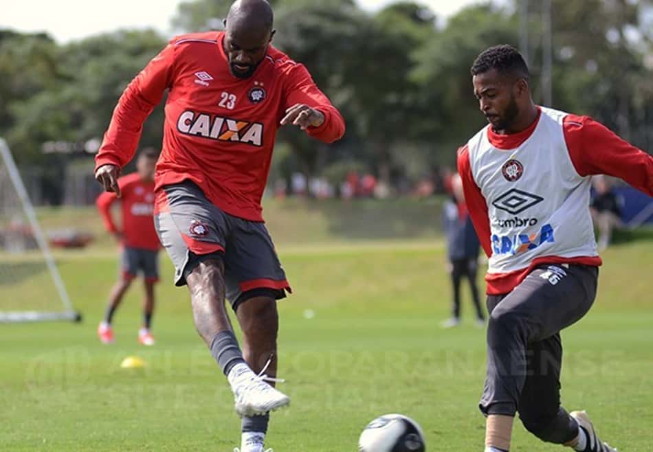 Atlético-PR terá mudanças para a primeira final contra o Coritiba