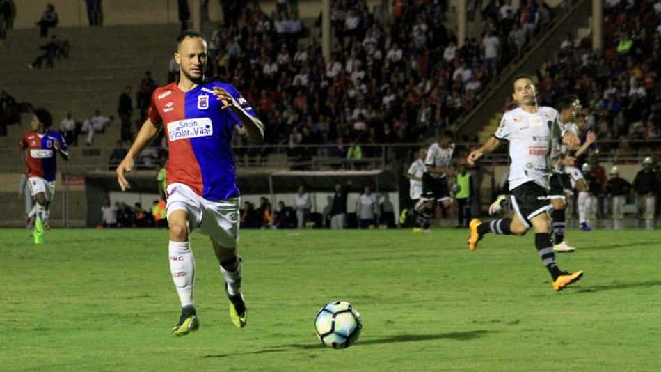 Paraná empresta Diego Tavares ao Avaí até o final do ano
