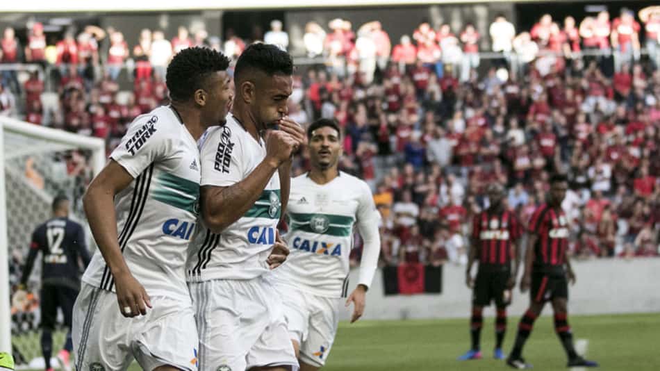 Com grande atuação, Coritiba aprova estratégia de propor jogo contra Atlético-PR