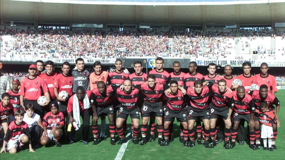'Vencer, vencer, vencer…' Relembre as campanhas campeãs do Flamengo nos Cariocas de 2001 e 2011