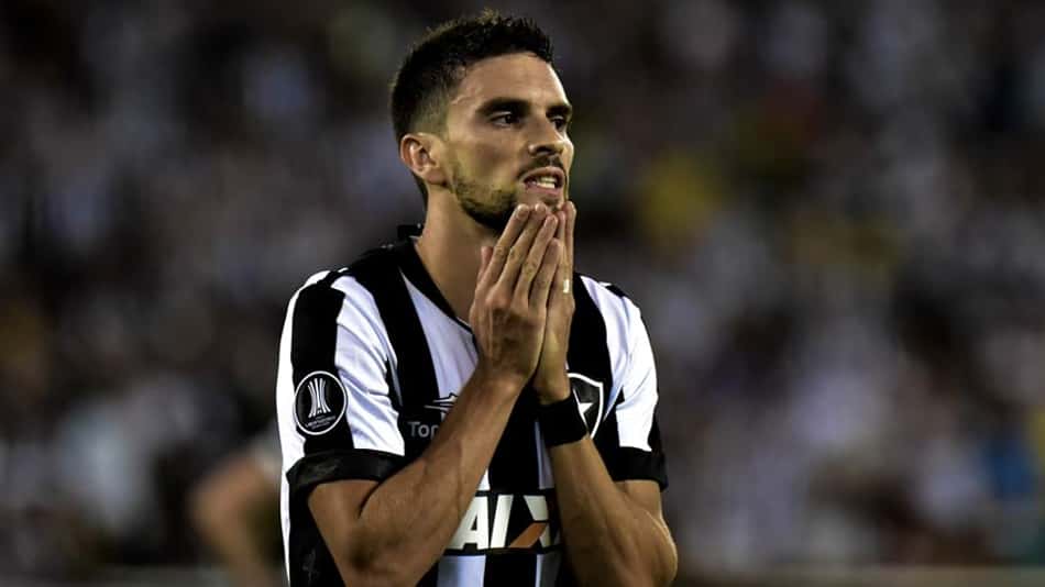 Desorganizado e dominado, Botafogo perde em casa para o Barcelona-EQU