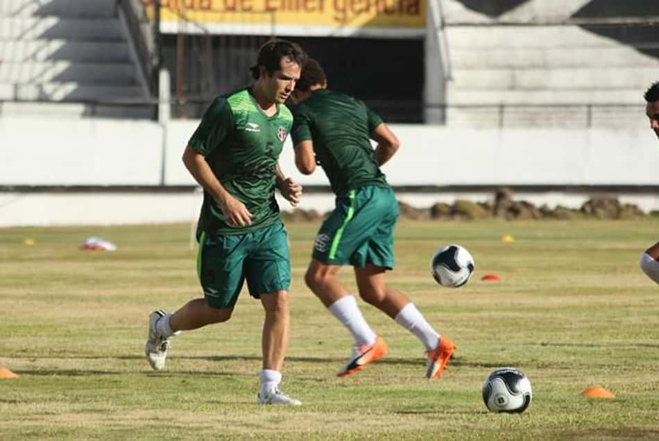 Santa Cruz encerra preparação para clássico contra o Náutico