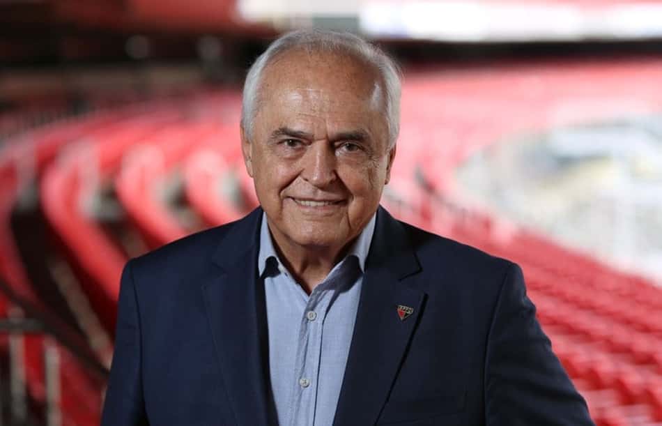Dívida menor e paz com rivais: clube divulga relatório de um ano de Leco