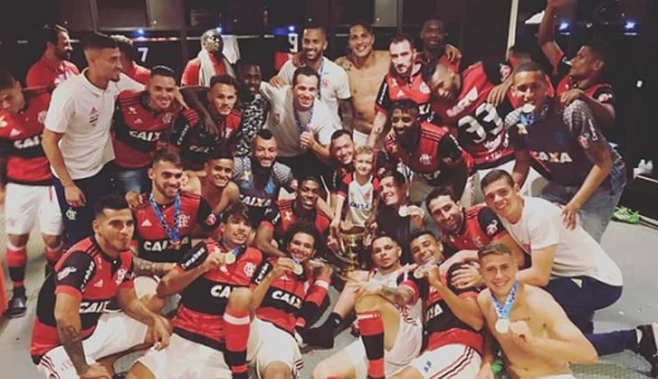 Guerrero não perdoa e responde zagueiro Rodrigo após título Carioca