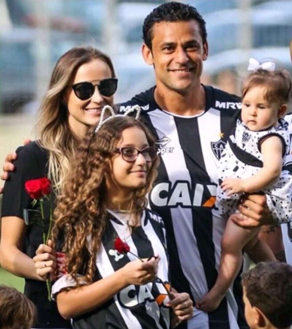 Filha de Fred diz sua primeira palavra: "Galo"