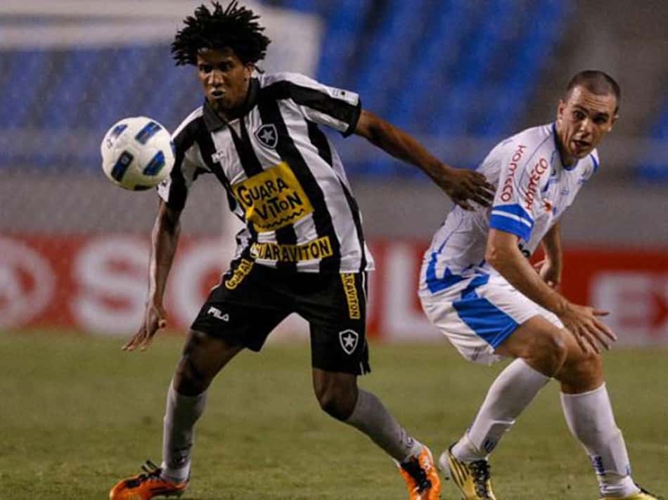 Botafogo é condenado a pagar R$ 600 mil a Cortez, do Grêmio, em até 48 horas e sofre risco de penhora
