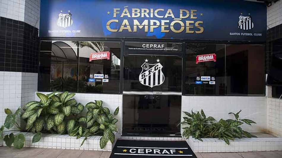 Santos inaugura 'Fábrica de campeões', a nova academia do CT