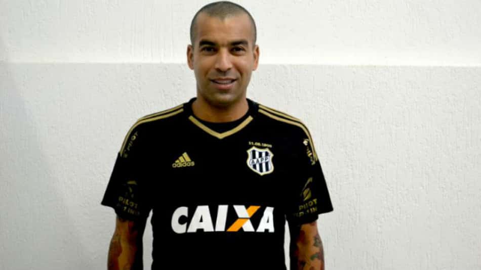 Ponte Preta enfrenta o Flamengo com o desfalque de Emerson Sheik