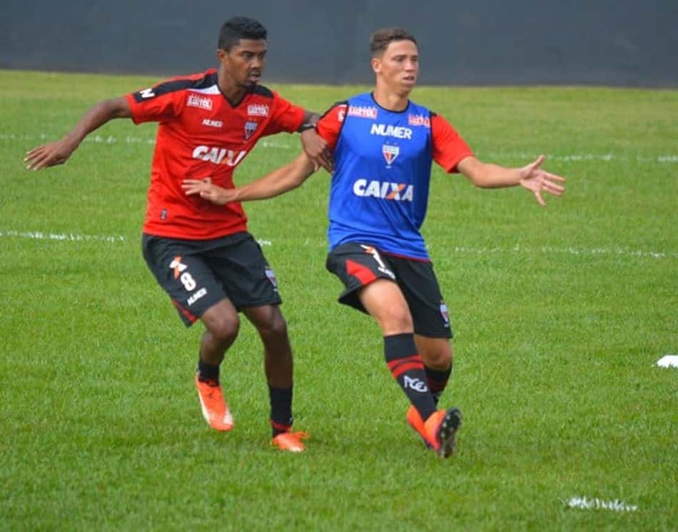 Mesmo sem ceder Breno, São Paulo ainda quer atacante do Atlético-GO