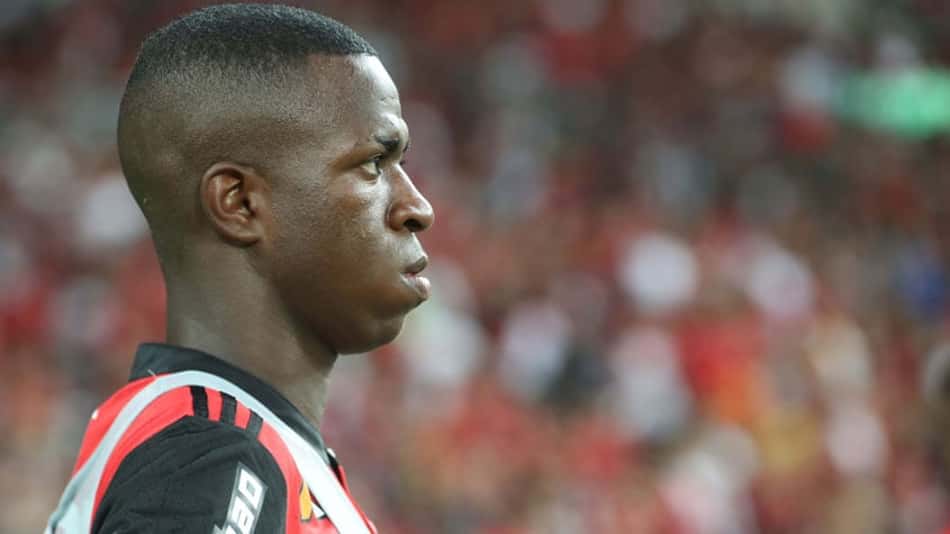 Vinicius Júnior entrou aos 37 minutos do segundo tempo, no empate em 1 a 1 de seu clube, o Flamengo, com o Atlético-MG 