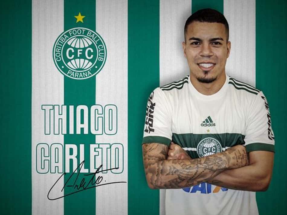 Coritiba confirma lateral-esquerdo Thiago Carleto