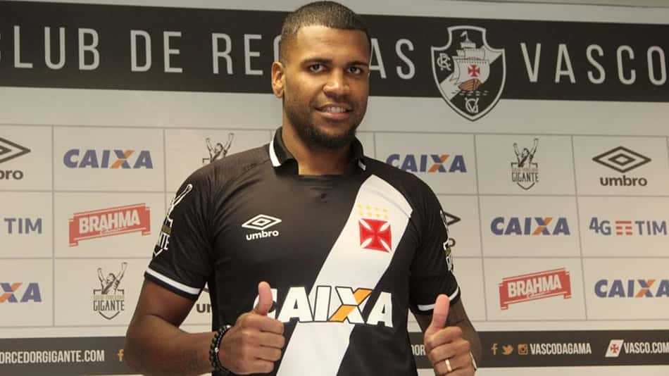 Apresentado pelo Vasco, Breno agradece 'presente de Deus' na carreira