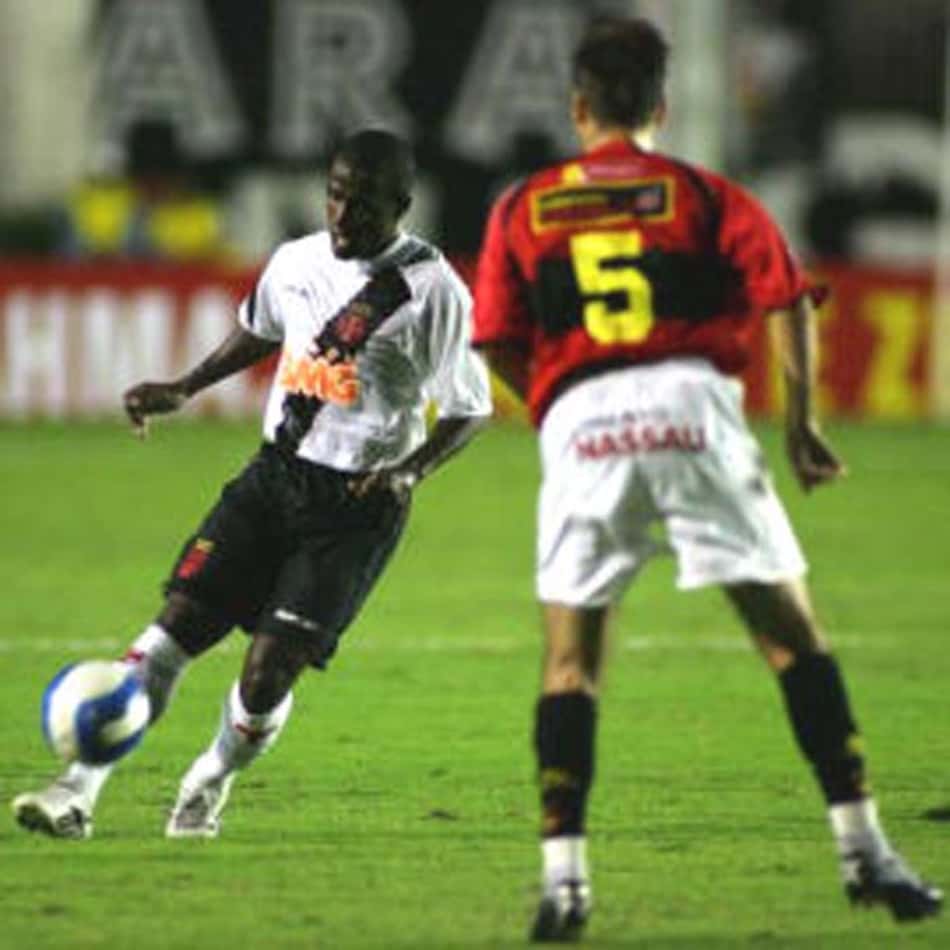 Autor da jogada do milésimo de Romário conta bastidores do feito e diz: 'Ainda sou lembrado'