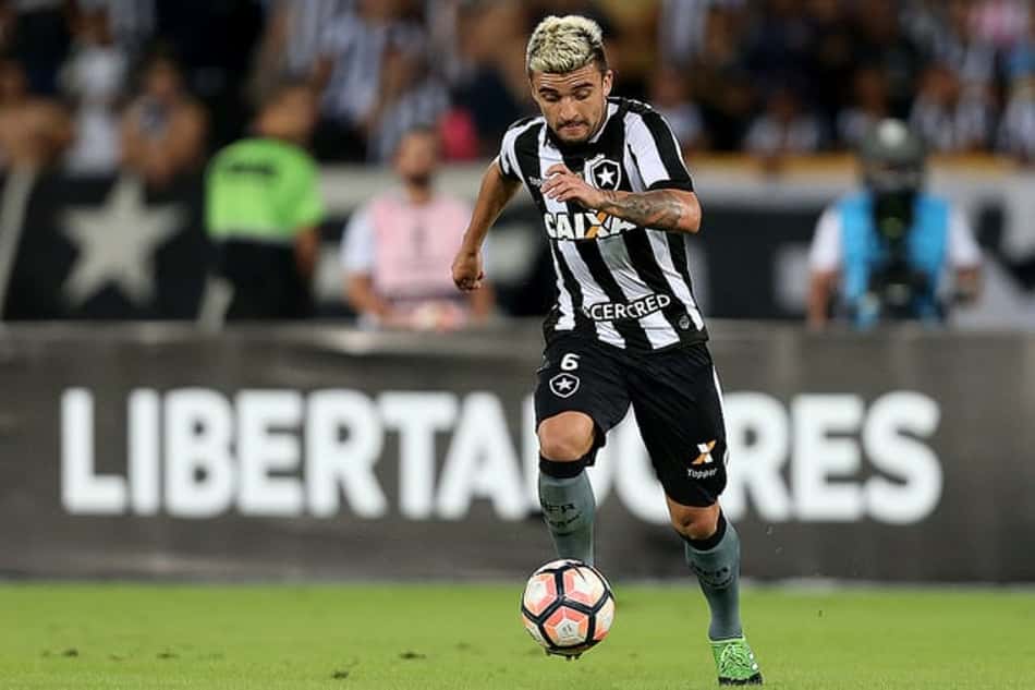 Victor Luís fala em objetivo cumprido e valoriza disposição do Botafogo