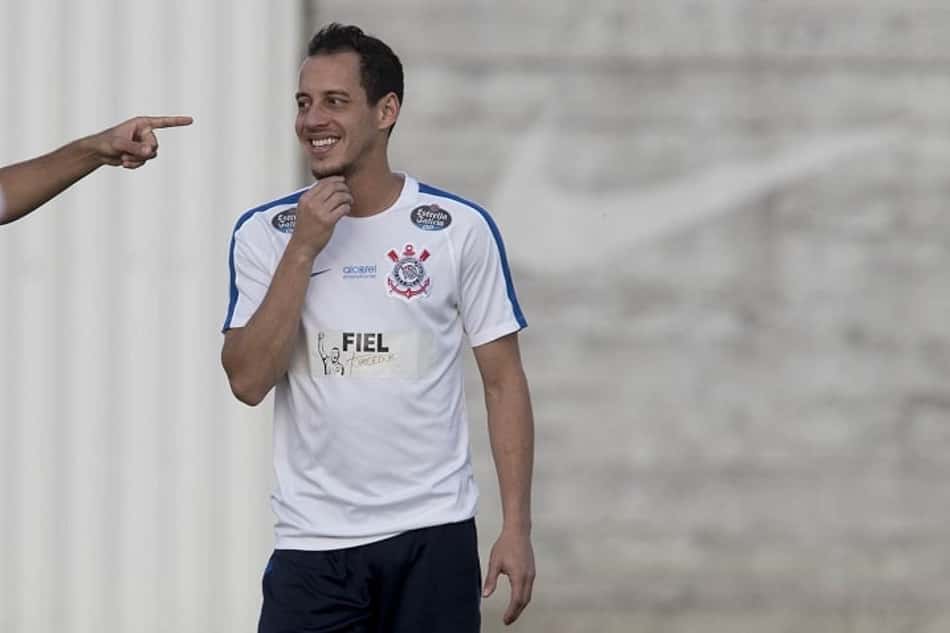 Rodriguinho deixou treino do Corinthians mais cedo