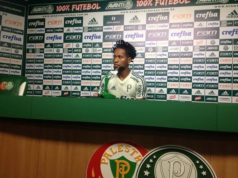 Zé Roberto durante a entrevista desta terça