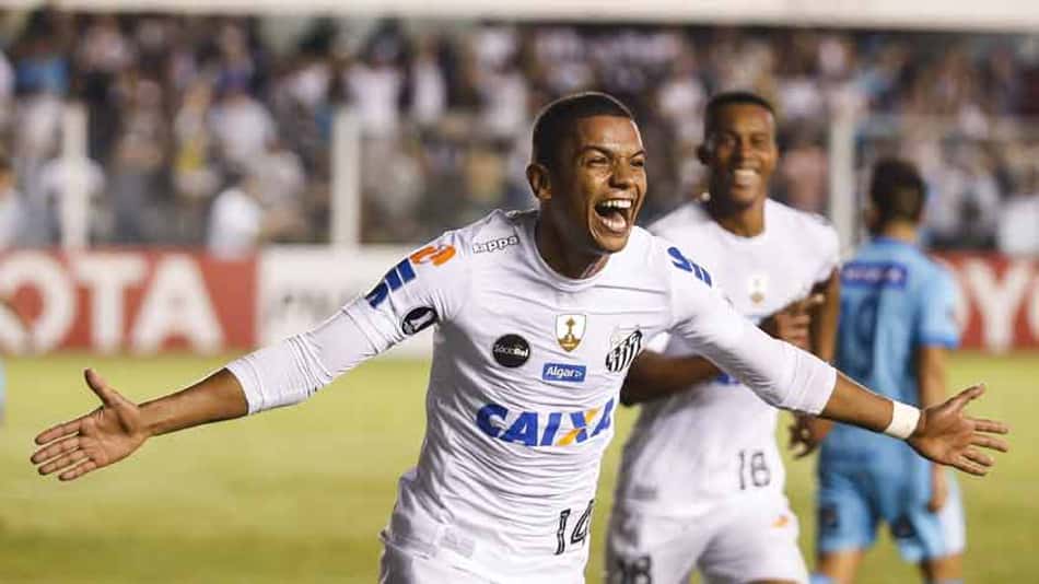 Zagueiro-artilheiro, David Braz divide méritos com companheiros do Santos
