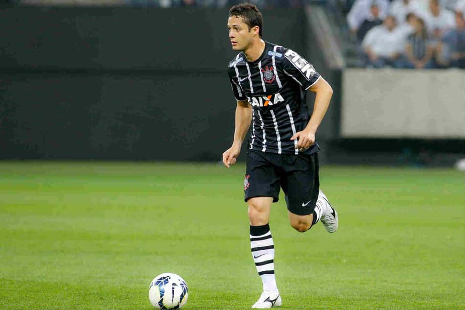 Vasco 'joga a toalha' e deve desistir de contratar Anderson Martins