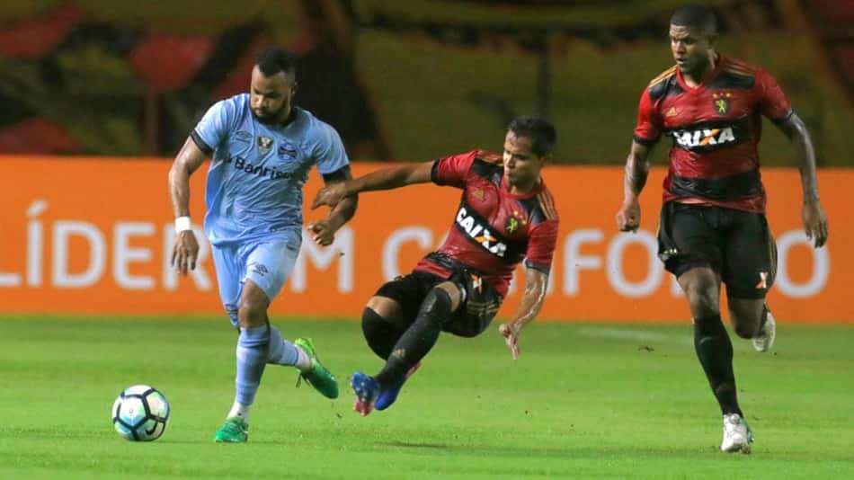 Thyere exalta primeiro tempo e crê que 'vacilos' atrapalharam