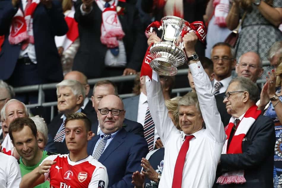 Reunião nesta terça deve selar renovação de Wenger com o Arsenal